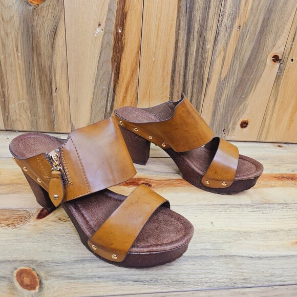 Nature Breeze Shoes - Nature Breeze Vint-03 Stacked Stud Clog Mule Sandals